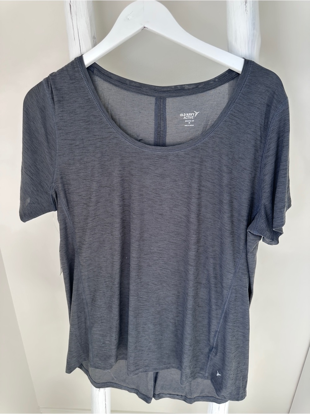 Old Navy Active Breathe On Short Sleeve Scoop Tee in Dark Charcoal Size XL
